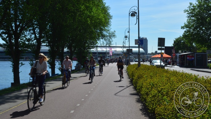 Bi-directional cycleway Buiksloterweg North Amsterdam